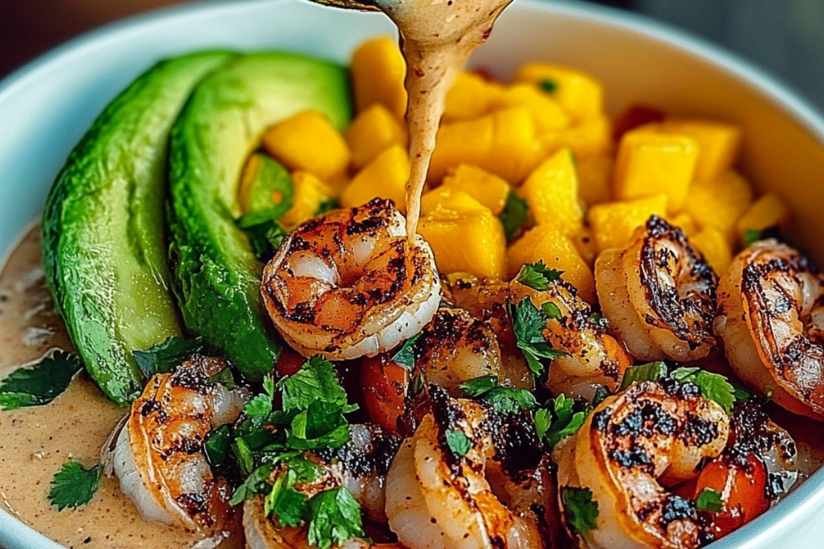 Shrimp and Avocado Bowls with Mango Salsa Delight