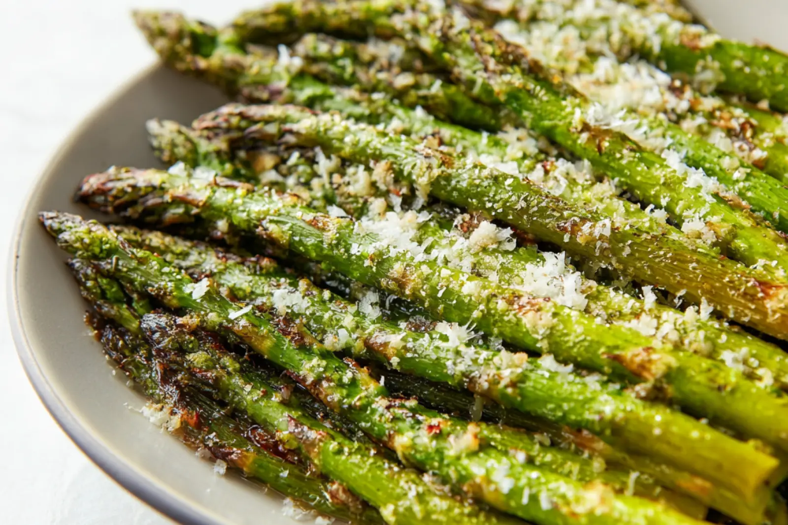 Air Fryer Asparagus Parmesan recipe, served and ready to eat, easy homemade dinner