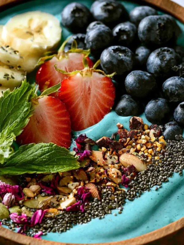 Anti-Inflammatory Spirulina Smoothie Bowl Vibrant and Fresh Way to Love Real Mornings